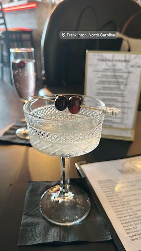 Shaken & Stirred on Mason